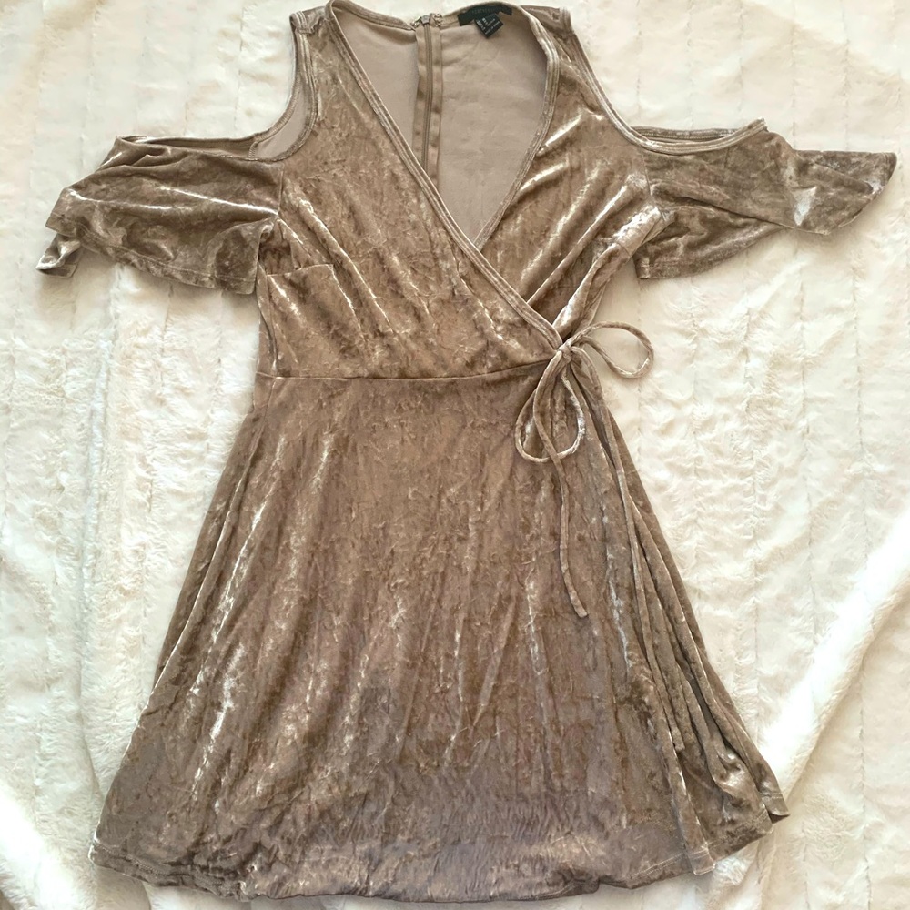 Forever 21 Velvet Cold Shoulder Wrap Dress Size M